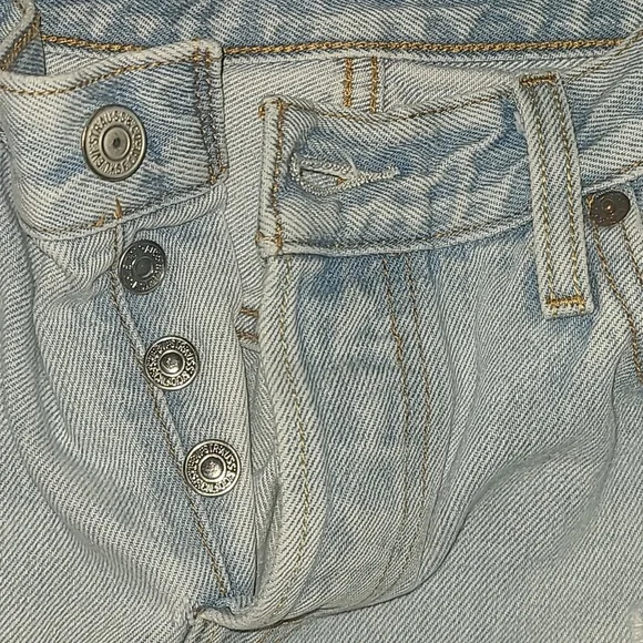 Levi's 501 Button Fly Light Wash Distressed Jeans Sz 14/32 - Picture 2 of 4